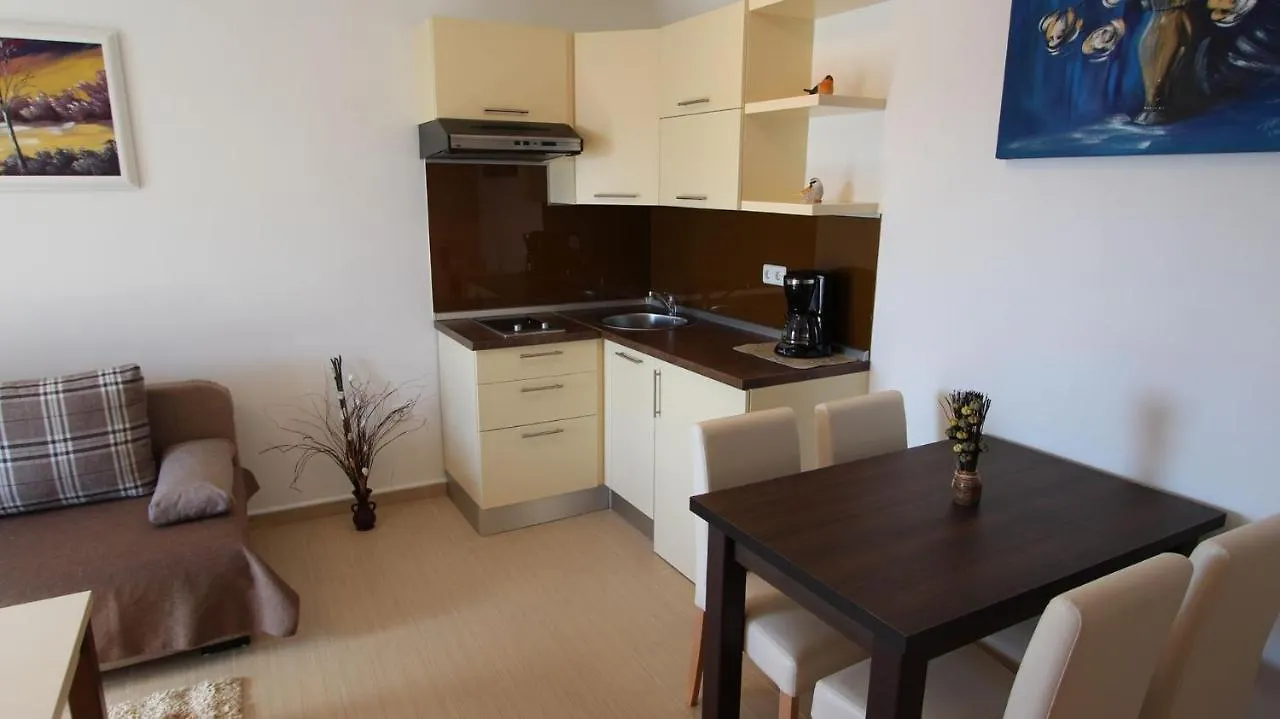 Apartments Jela Sveti Vid-Miholjice Guest house